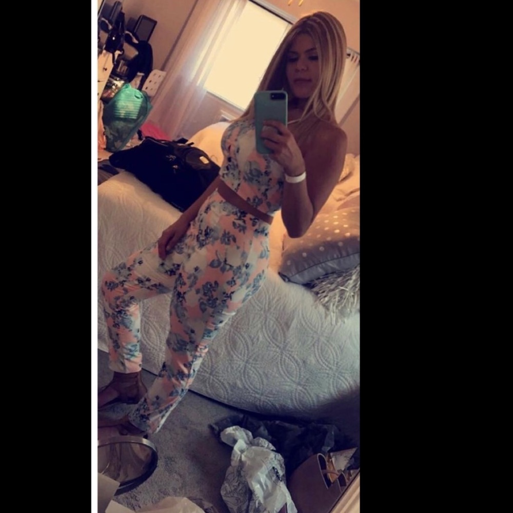 Two piece flower set